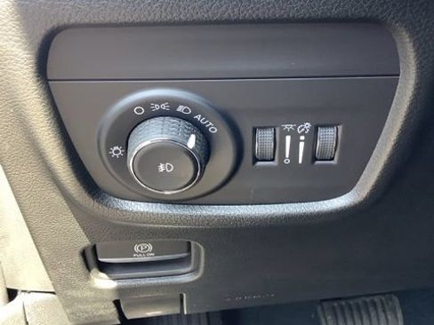 Certified 2023 Jeep Grand Cherokee Limited w/ Luxury Tech Group II AWD/4WD image 30