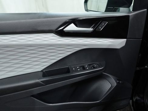 Used 2022 Volkswagen Taos S image 16