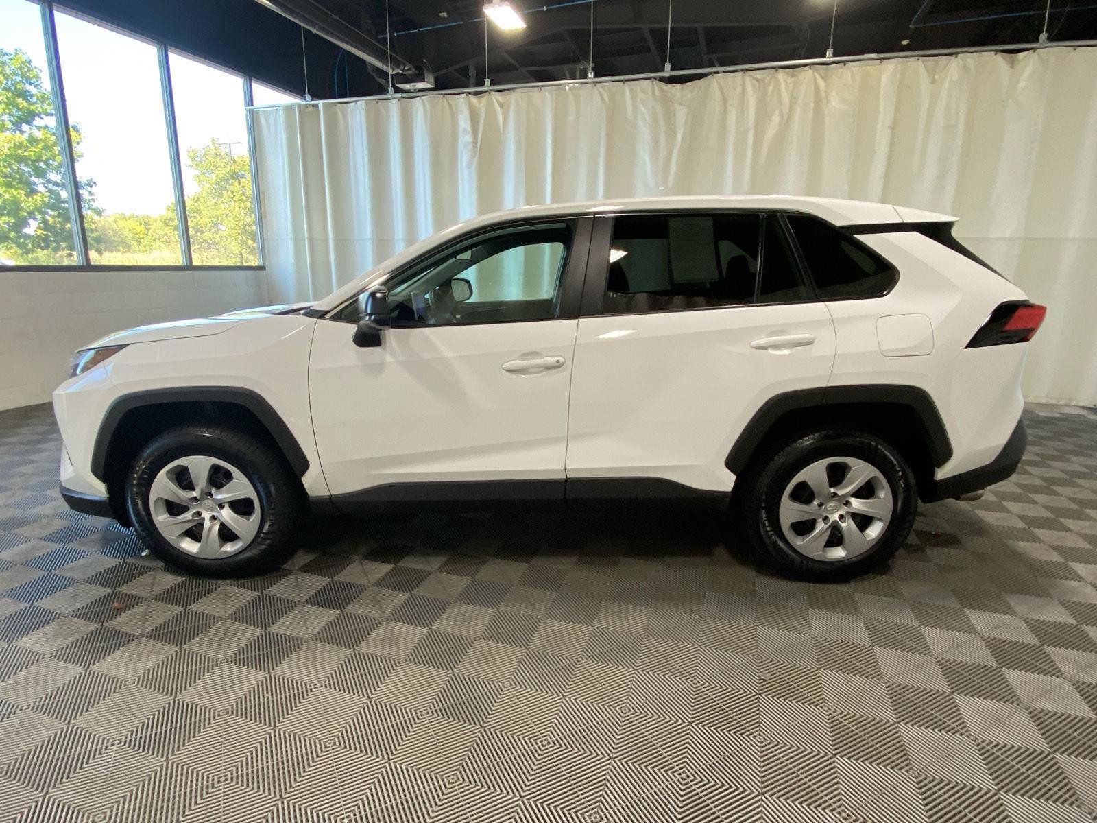 Certified 2025 Toyota RAV4 LE AWD/4WD image 9
