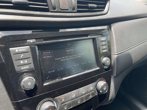 Used 2020 Nissan Rogue S FWD image 28