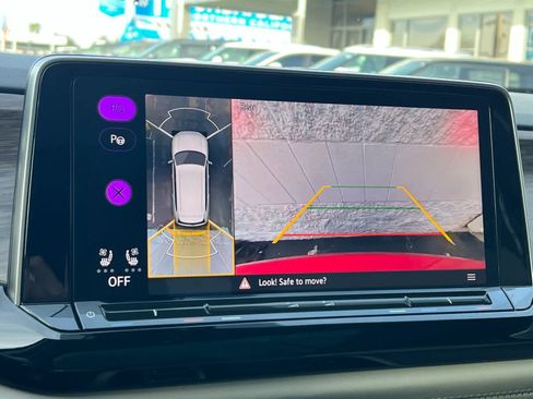 Used 2024 Volkswagen Atlas SEL Premium R-Line image 22