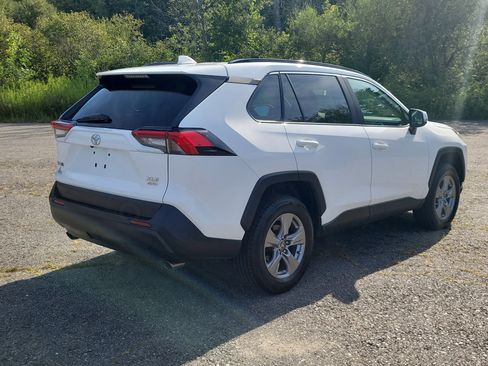 Used 2024 Toyota RAV4 XLE w/ Convenience Package AWD/4WD image 5