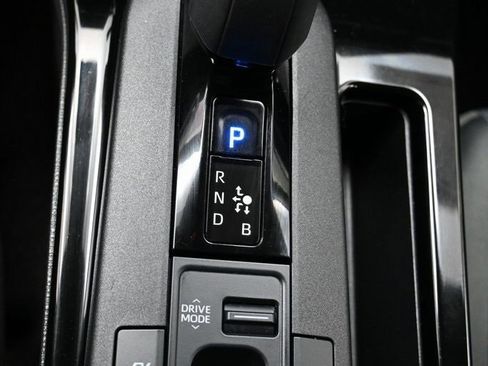 Used 2024 Toyota Prius LE image 27