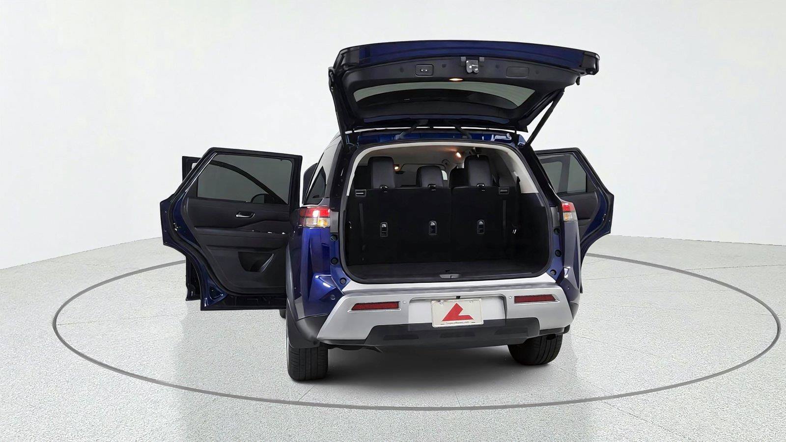 Used 2025 Nissan Pathfinder SL AWD/4WD image 13