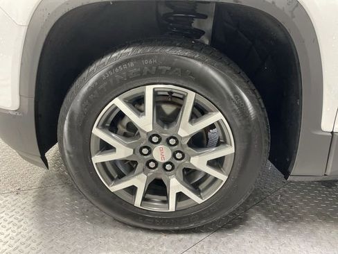 Used 2023 GMC Acadia SLE w/ Driver Convenience Package image 10