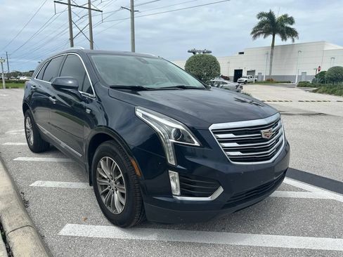 Used 2017 Cadillac XT5 Luxury w/ Driver Awareness Package FWD image 3