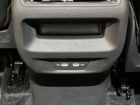 New 2025 Volkswagen Tiguan SE image 23