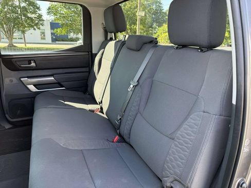 Used 2022 Toyota Tundra SR5 w/ SR5 Convenience Package AWD/4WD image 13