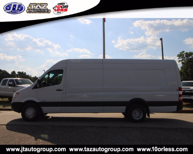 Used 2013 Freightliner Sprinter 3500 RWD image 4