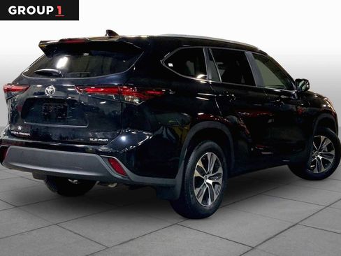 Certified 2024 Toyota Highlander XLE AWD/4WD image 13