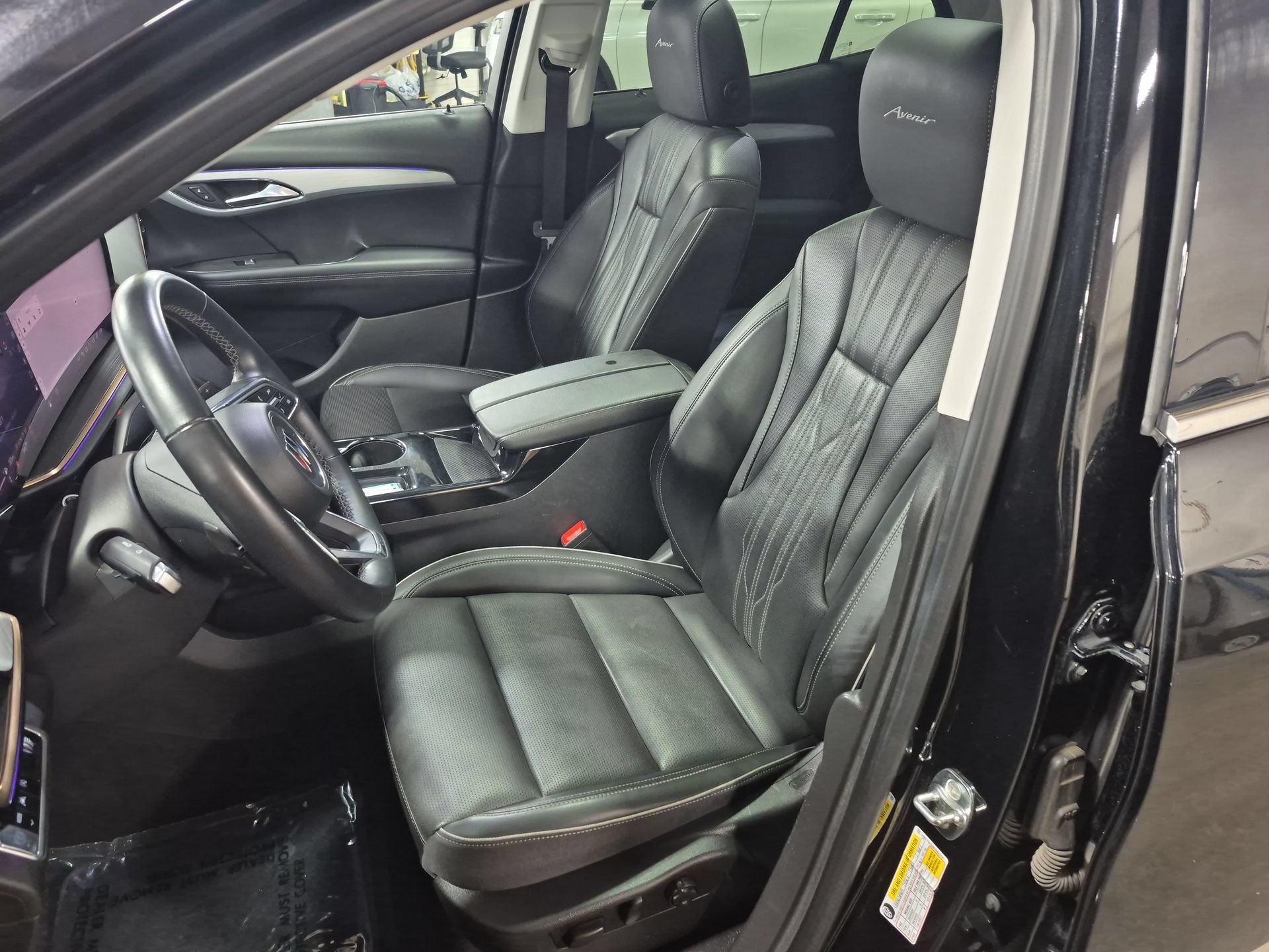 Used 2024 Buick Envision Avenir AWD/4WD image 21