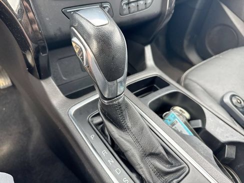 Used 2019 Ford Escape Titanium AWD/4WD image 18