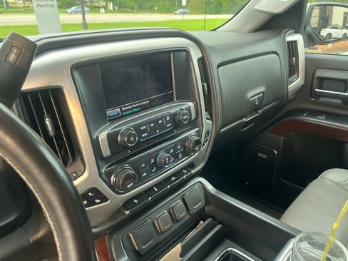 Used 2017 GMC Sierra 1500 SLT w/ SLT Premium Package AWD/4WD image 2