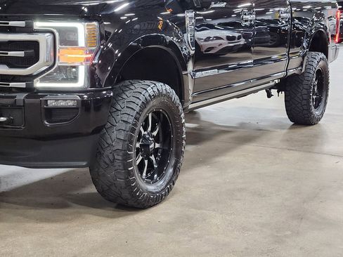 Used 2022 Ford F250 Platinum w/ FX4 Off-Road Package image 17