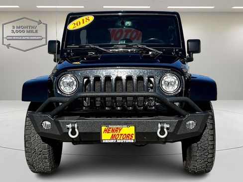 Used 2018 Jeep Wrangler Unlimited Sahara image 2