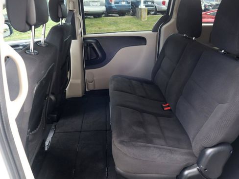 Used 2019 Dodge Grand Caravan SE w/ UConnect Hands-Free Group FWD image 47