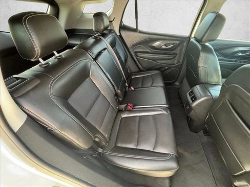 Used 2023 GMC Terrain SLT image 15