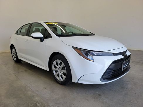 Used 2024 Toyota Corolla LE FWD image 4