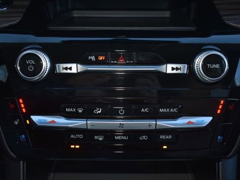 Used 2023 Ford Explorer Limited image 25