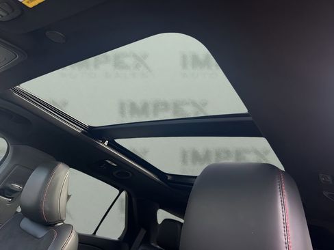 Used 2025 Ford Explorer ST image 12