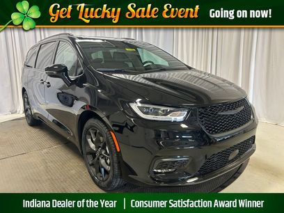 New 2026 Chrysler Pacifica Select