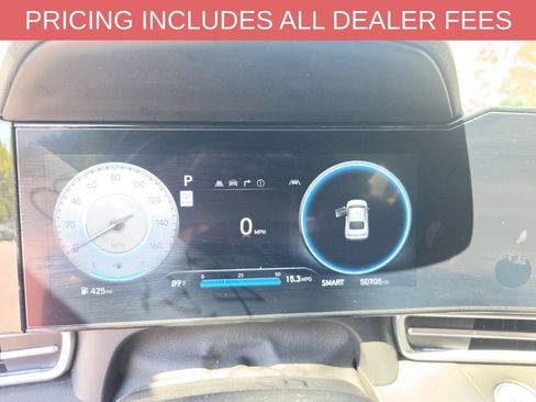Used 2025 Hyundai Elantra SEL FWD image 8