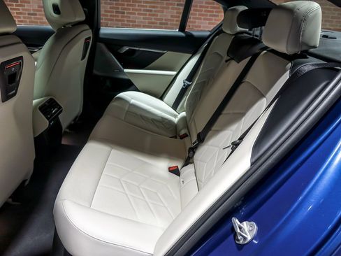 Used 2024 BMW 530i xDrive 530i xDrive w/ Premium Package image 16