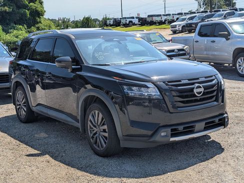 Used 2022 Nissan Pathfinder SL w/ SL Premium Package FWD image 3