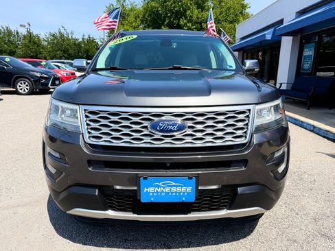 Used 2016 Ford Explorer Platinum AWD/4WD image 3