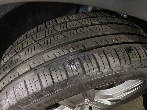 Used 2020 Volkswagen Tiguan SEL image 38