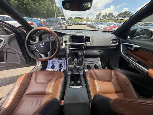 Used 2015 Volvo S60 T5 Platinum w/ 19" Sport Package FWD image 17