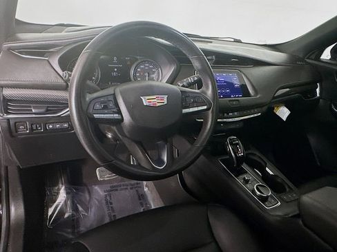 Used 2023 Cadillac XT4 Sport w/ Technology Package image 11
