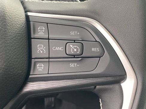 New 2025 Jeep Grand Cherokee L Altitude AWD/4WD image 18