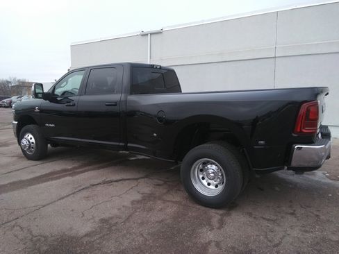New 2026 RAM 3500 Laramie w/ Towing Technology Group image 7