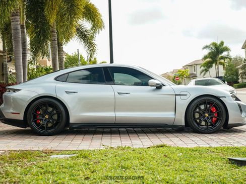 Used 2024 Porsche Taycan GTS image 9