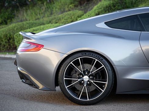 Used 2014 Aston Martin Vanquish Coupe image 36