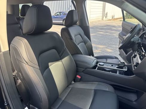 New 2026 Nissan Pathfinder SL AWD/4WD image 10
