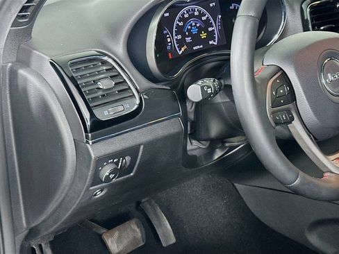 Used 2019 Jeep Grand Cherokee Trailhawk AWD/4WD image 10