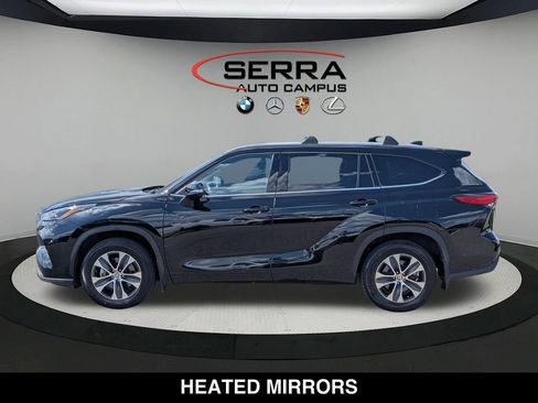 Used 2022 Toyota Highlander XLE AWD/4WD image 10