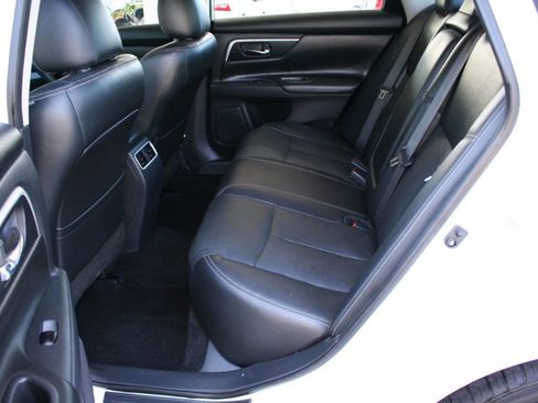 Used 2018 Nissan Altima 2.5 SL FWD image 28