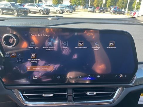 New 2026 Chevrolet Equinox EV LT image 32