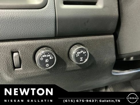 Used 2020 Chevrolet Colorado Z71 w/ Z71 Midnight Edition AWD/4WD image 9