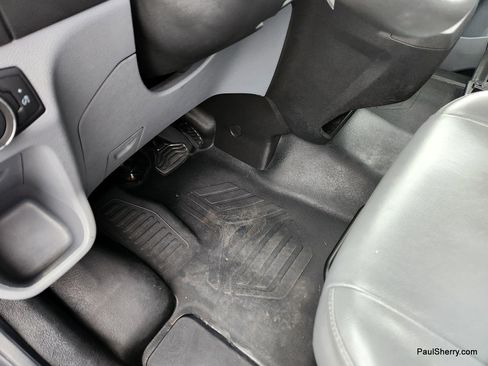 Used 2019 Ford Transit 350 XL image 40