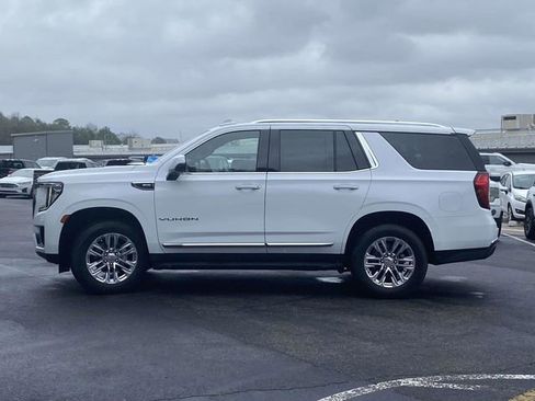 Used 2023 GMC Yukon SLT w/ SLT Luxury Package image 7