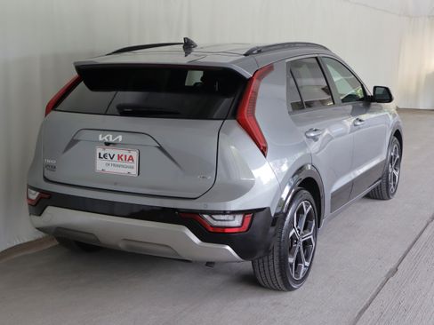 Used 2023 Kia Niro SX Touring FWD image 7