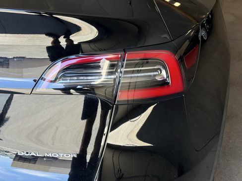 Used 2020 Tesla Model Y Long Range AWD/4WD image 19