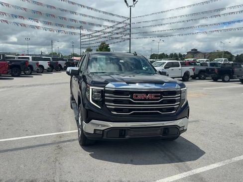 Used 2024 GMC Sierra 1500 SLT w/ SLT Premium Plus Package AWD/4WD image 9