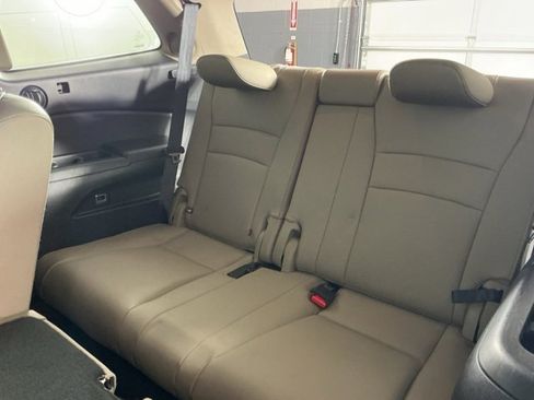 Used 2017 Honda Pilot Touring image 29