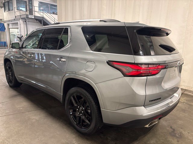 Used 2023 Chevrolet Traverse Premier FWD image 6