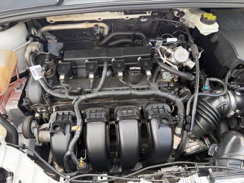 Used 2018 Ford Focus SE FWD image 23